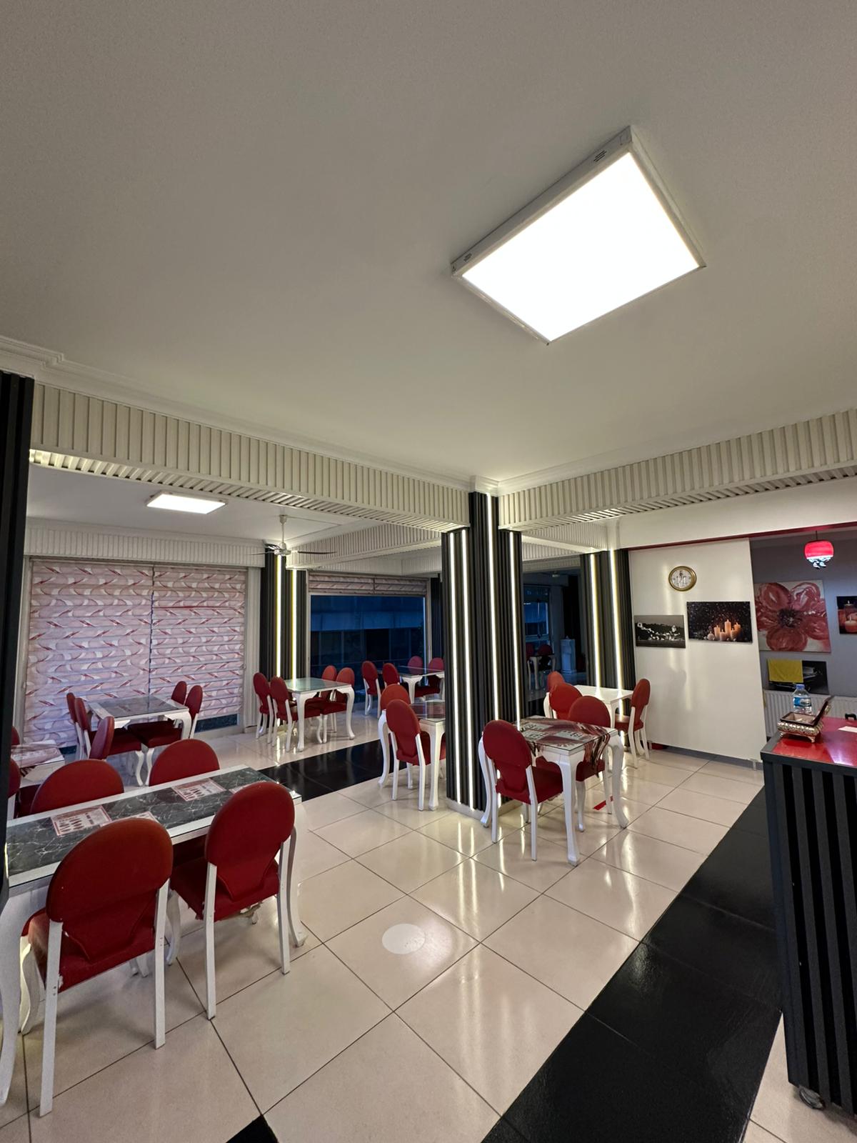 Kırmızı Beyaz Pide Kebap 